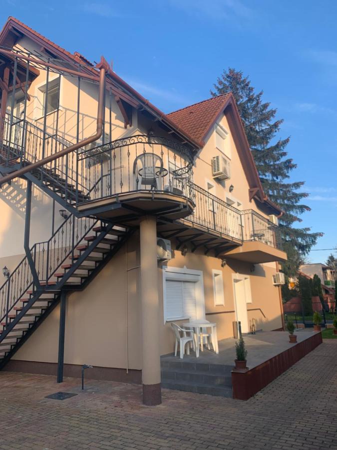 Gabor Aron Apartment Hajdúszoboszló Zewnętrze zdjęcie