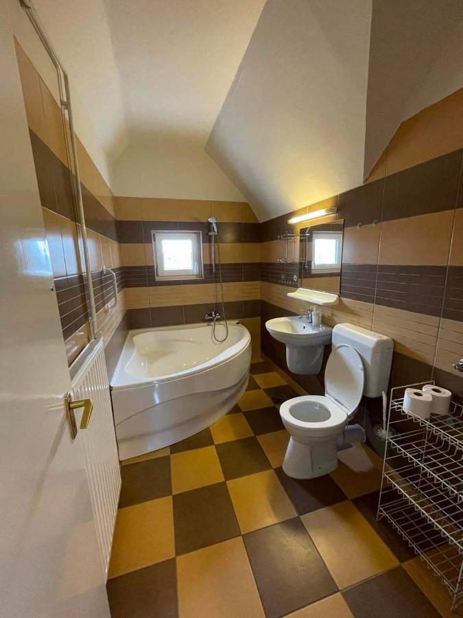 Gabor Aron Apartment Hajdúszoboszló Zewnętrze zdjęcie